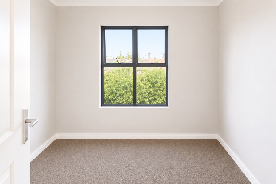 To Let 3 Bedroom Property for Rent in Royal Ascot Western Cape